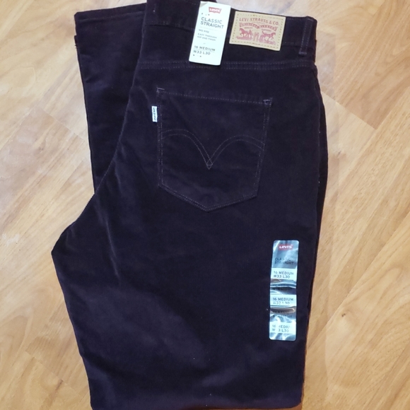 Levi's Women's Classic Straight Jeans - Picture 3 of 4